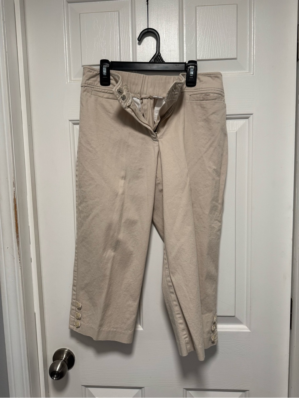 Women’s Beige Cropped Pants